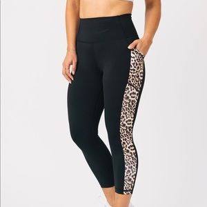 Zyia Leopard Pocket Brilliant Hi-Rise Capri 20”